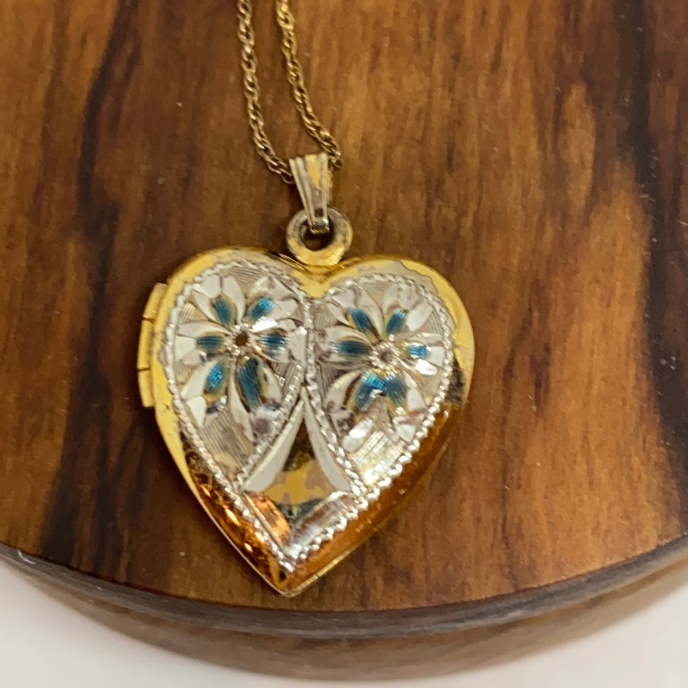 vintage gold tone heart locket and chain